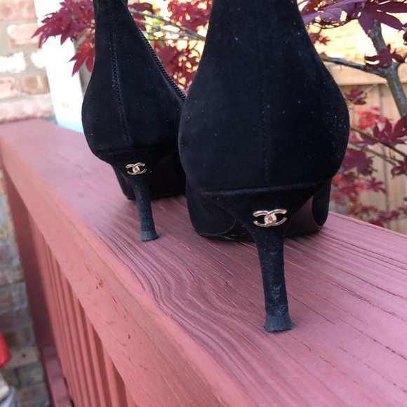 CHANEL black suede boots size 34.5”, heels 2” - Picture 4 of 8